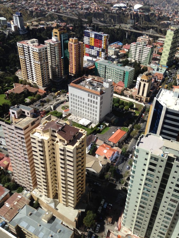 Embajada de los Estados Unidos, entre Arce y 6 de Agosto