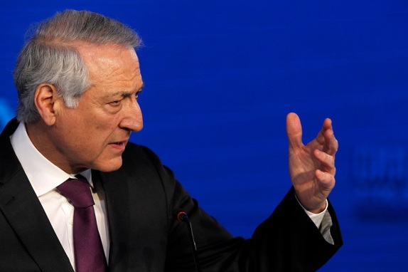 A_UNO_584056-h-574x382