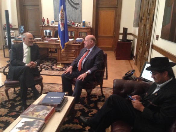 En Washington con el Secretario General de la OEA José Miguel Insulza. a la der. el embajador boliviano Diego Pari (4/11/2014)
